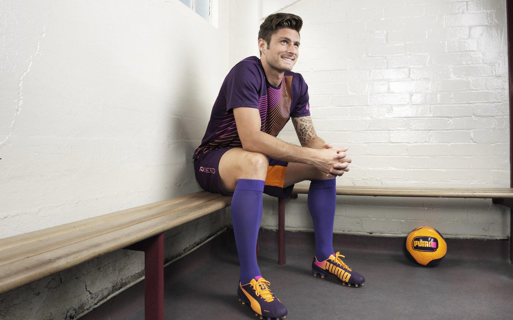 曝曼联冬窗锁定20岁全能新星萨迪基！阿莫林力荐，性价比极高，或成卡塞米罗接班人